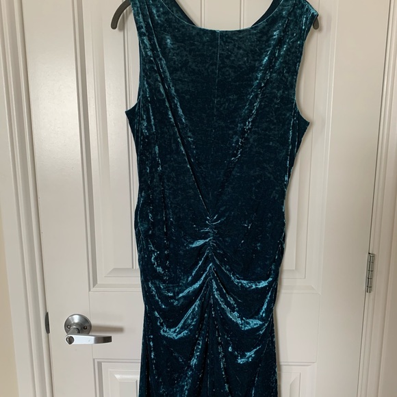 Beautiful party dress - Picture 1 of 2